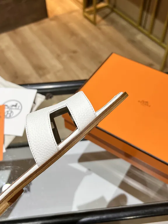 Hermes Shoe 